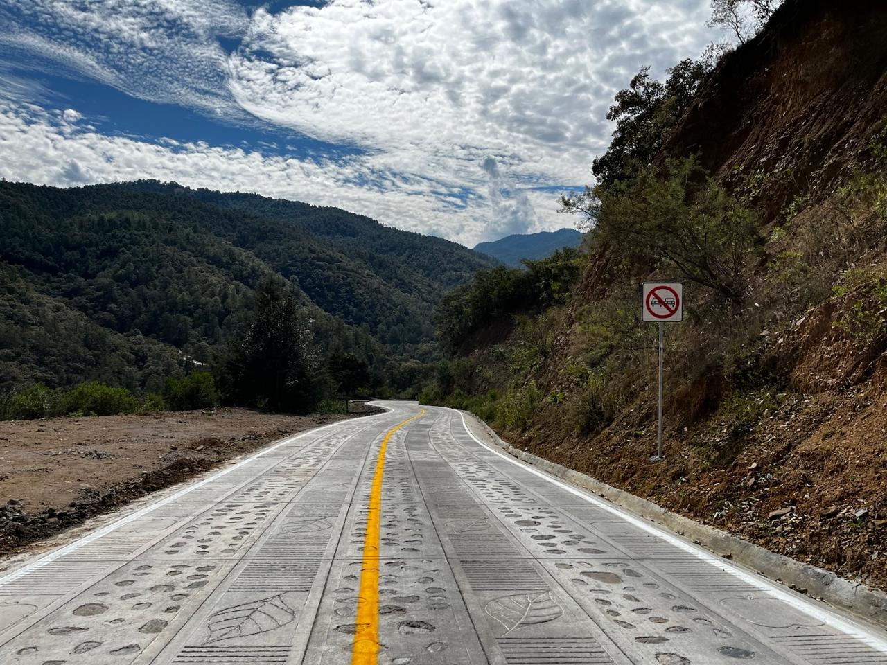 Inauguran camino artesanal en Oaxaca; cuestionan cobros de agua en Torreón
