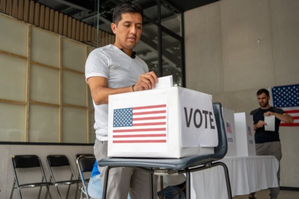 Uno de cada cuatro votantes latinos que apoyó a Trump se arrepiente: encuesta de UnidosUS