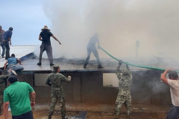 Personal de la Marina sofoca incendio en centro de rehabilitación en Isla Cedros
