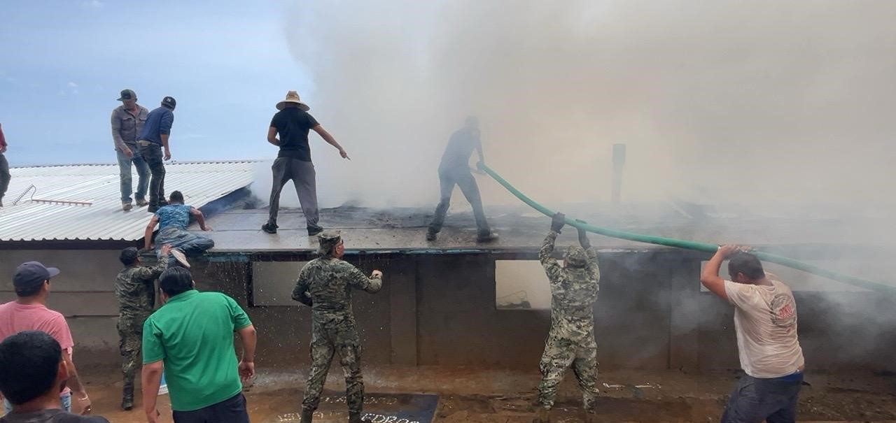 Personal de la Marina sofoca incendio en centro de rehabilitación en Isla Cedros