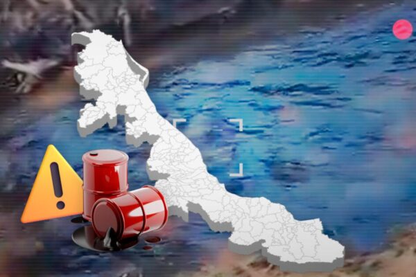 Denuncian derrame de hidrocarburo desde pozo inactivo en Minatitlán que amenaza laguna de Mezcalapa