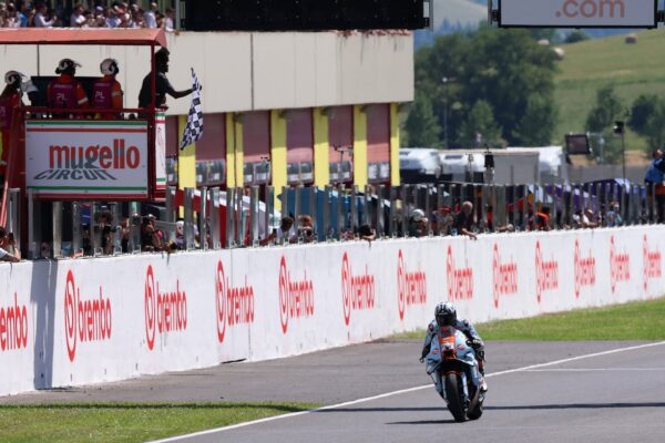 Raúl Fernández rompe el dominio de Ducati en Mugello y gana la sprint del GP de Italia con Aprilia