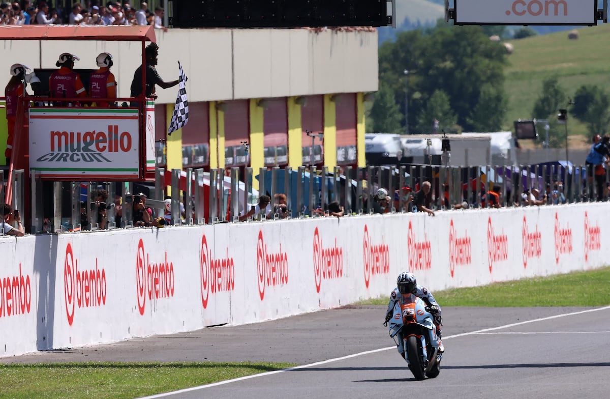 Raúl Fernández rompe el dominio de Ducati en Mugello y gana la sprint del GP de Italia con Aprilia
