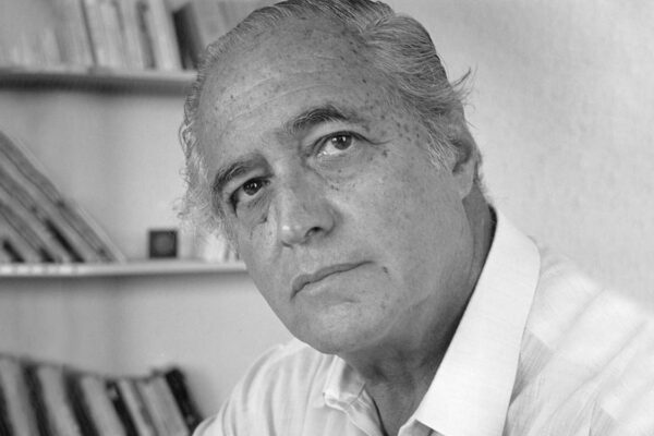 Reflexionan sobre el legado clásico de Luis Villoro a 104 años de su nacimiento