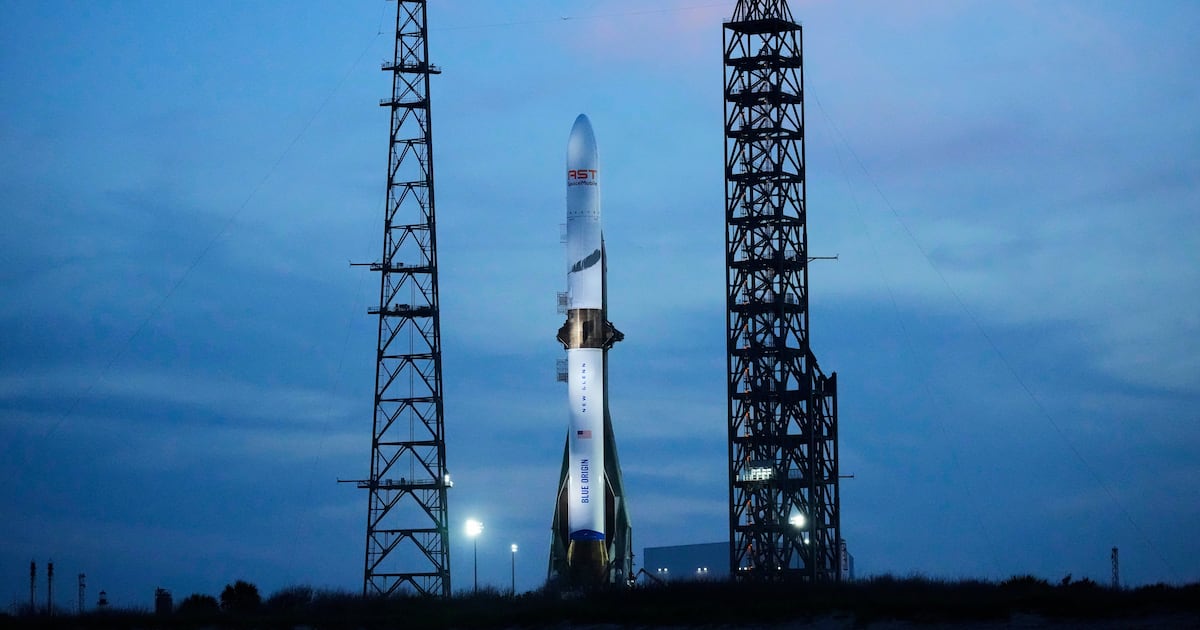 Explota cohete New Glenn de Blue Origin en prueba estática en Cabo Cañaveral
