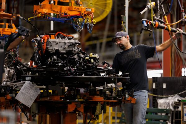 EE.UU. propone que 50% de componentes automotrices sean estadounidenses para revisar el TMEC