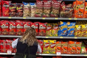 Profeco alerta por sobrecalentamiento en Nissan Magnite y analiza contenido de papas fritas; IMSS recomienda agua mineral