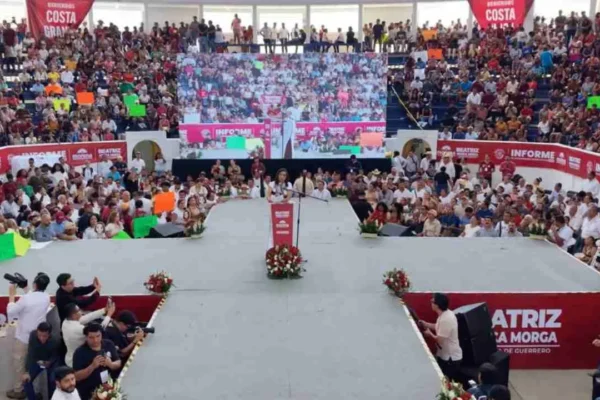 Beatriz Mojica presenta su Segundo Informe Legislativo ante miles en Acapulco