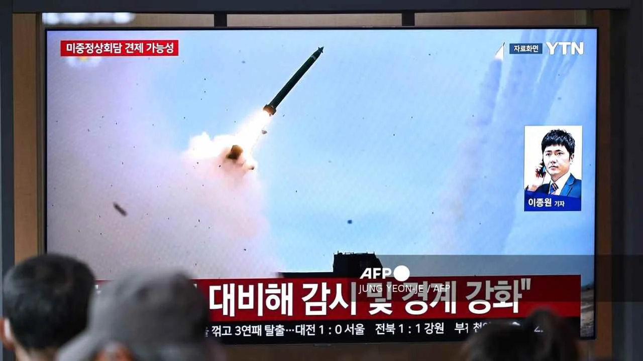 Corea del Norte lanza misiles balísticos hacia el Mar de Japón desde Sinpo