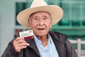 Con 80 años lo secuestraron para marchar y lo abandonaron en el centro de Chihuahua: el lado oscuro de la marcha de Morena