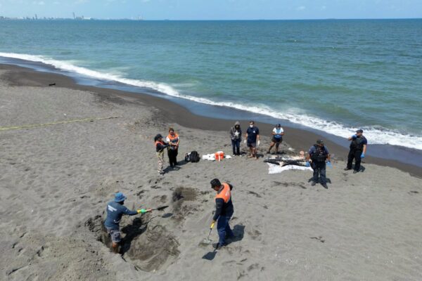 Pemex admite derrame en el Golfo tras semanas de negación; sequía en Amazonía agrava crisis humanitaria