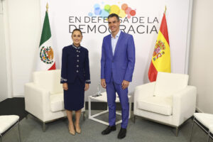 Sheinbaum y Sánchez se reúnen en Barcelona; la presidenta mexicana descarta crisis diplomática con España