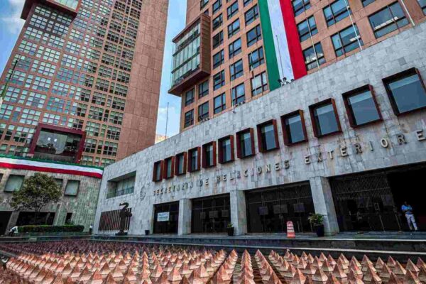 SRE anuncia nombramientos de jefas de unidad y directores generales