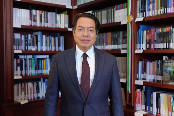Estudiantes del IPN toman Canal Once y exigen destitución del director; SEP plantea democratización