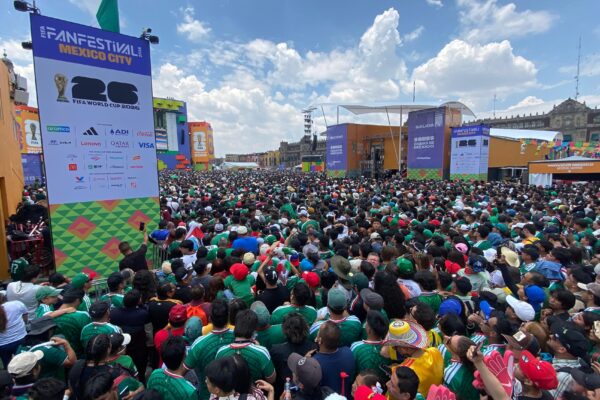 FIFA investiga espionaje con dron y sanciona a aficionado por gesto racista previo a México-Corea del Sur