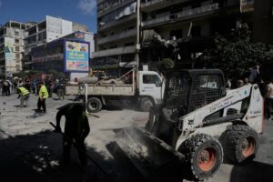 Irán amenaza con romper negociaciones con EE.UU. tras ataque israelí en Beirut; Trump pide calma