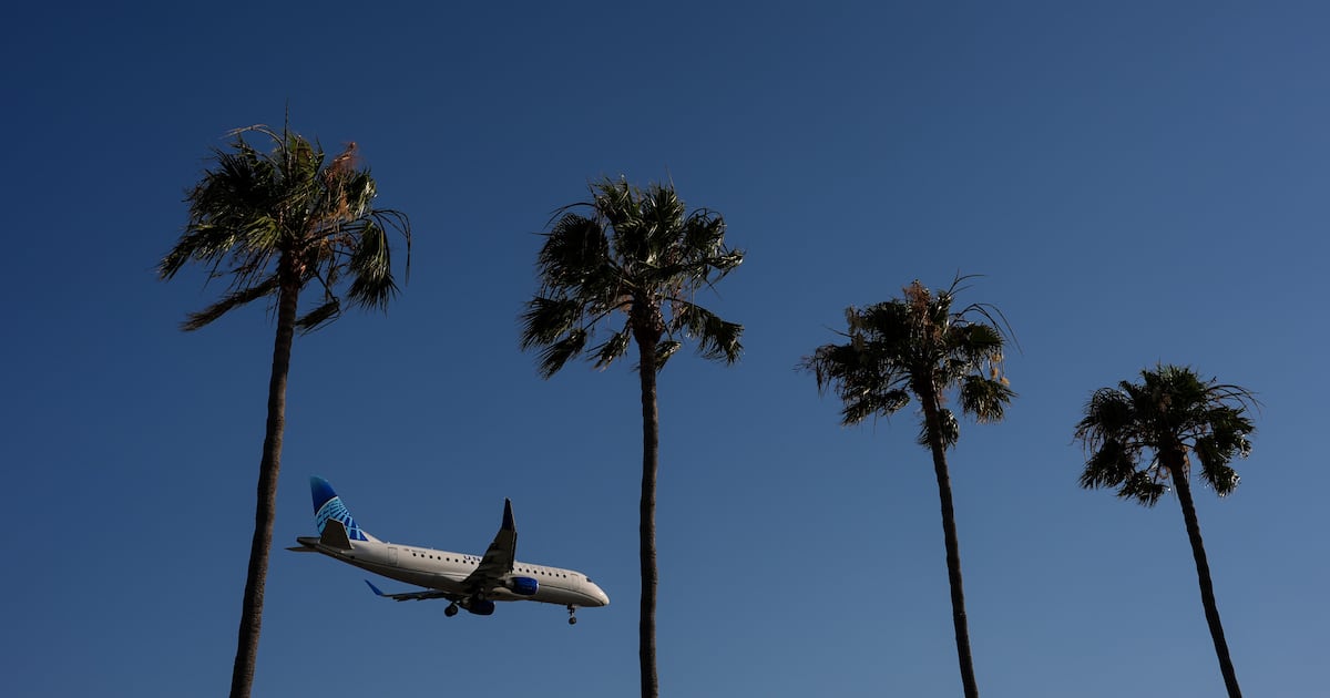 Dron impacta avión de JetBlue durante aproximación al aeropuerto JFK