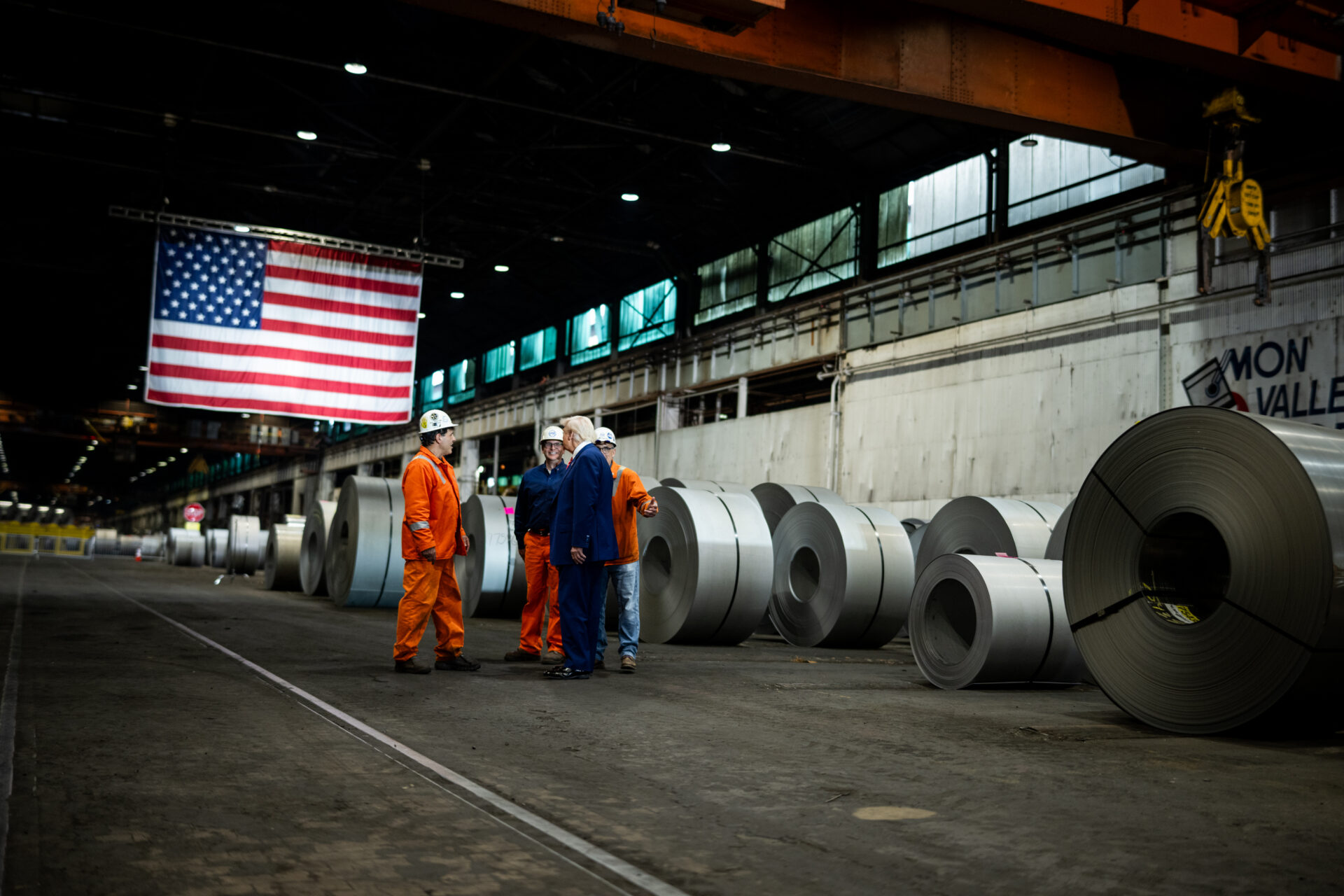 Trump ajusta aranceles a acero y aluminio; reduce tasas para equipos agrícolas