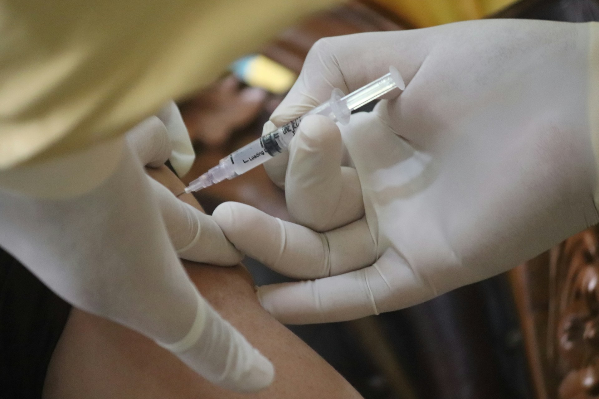 Científicos de Cambridge diseñan con IA antígeno para vacuna universal contra coronavirus