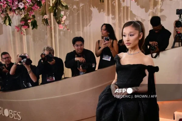Ariana Grande critica a la Casa Blanca y al ICE por usar su música en videos de arrestos