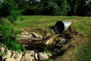 SCJN aclara mecanismos de cobro y sanciones por descarga de aguas residuales industriales