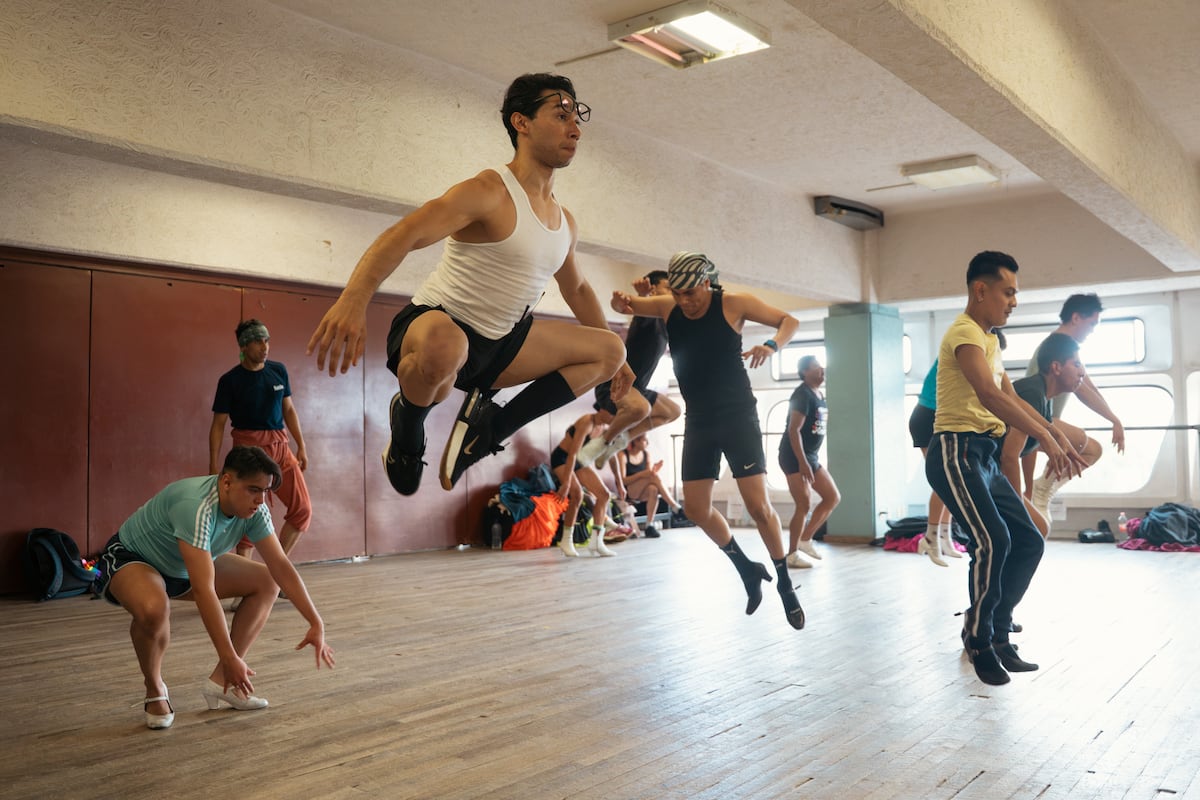 Compañía de danza folclórica LGBT México de Colores celebra 15 años con espectáculo ‘Quinceañeres’