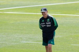 Aguirre advierte sobre el nivel de Ecuador y confía en la madurez de México para los octavos