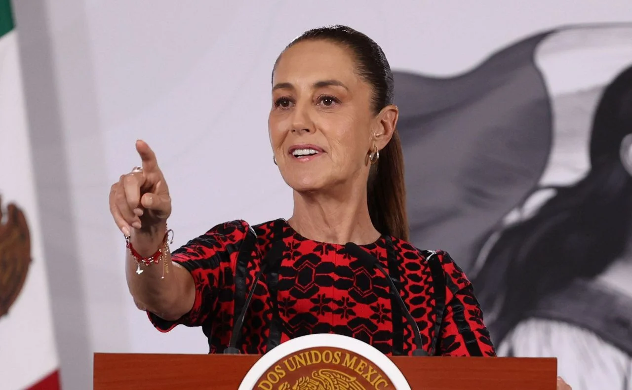 Claudia Sheinbaum encabeza la Mañanera del Pueblo desde Palacio Nacional