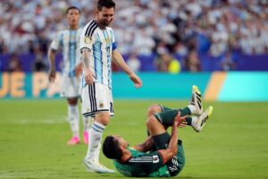 Argelia denuncia ante la FIFA arbitraje en partido contra Argentina