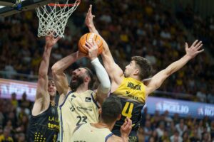 Barcelona derrota a La Laguna Tenerife 3-0 y es el primer finalista de la Liga Endesa
