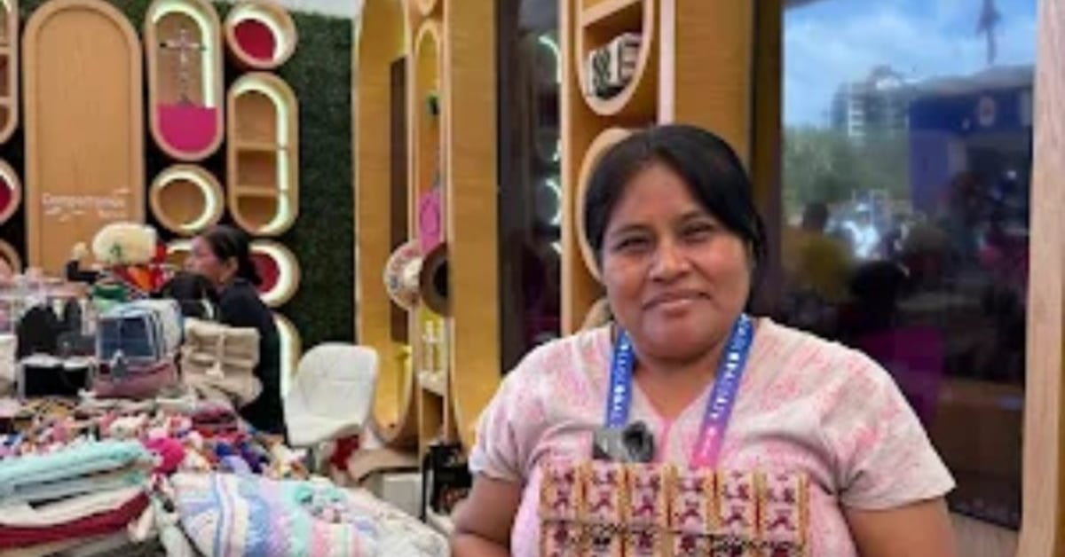 Artesanos mexicanos respaldados por Compartamos Banco exponen en la Aldea Global 2026