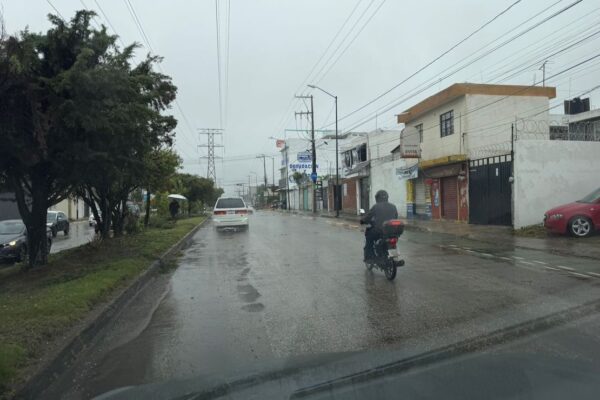 Activan alertas por lluvias en CDMX y suspenden clases en Puebla