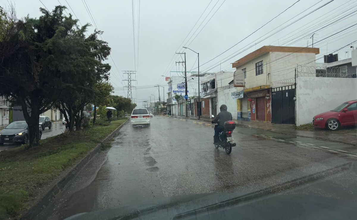 Activan alertas por lluvias en CDMX y suspenden clases en Puebla