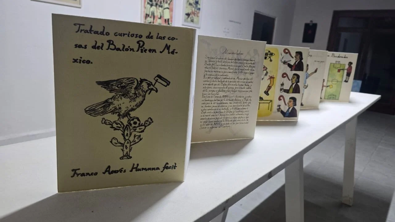 Exposición ‘Al balón le vale madres’ utiliza el fútbol para criticar problemas sociales