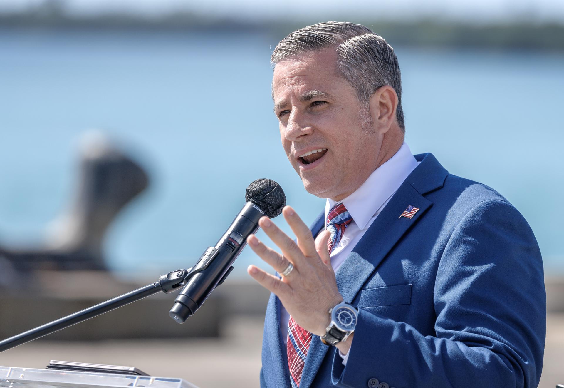 Miami-Dade revoca licencia fiscal a Vanguard Energy por planes de exportar combustible a Cuba