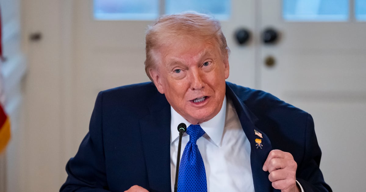 Estados Unidos e Irán alcanzan acuerdo de paz preliminar con mediación de Pakistán y Catar