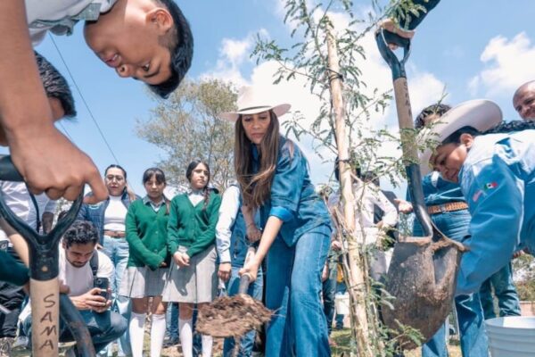 Gobernadora de Guanajuato encabeza reforestación y entrega obras en Abasolo