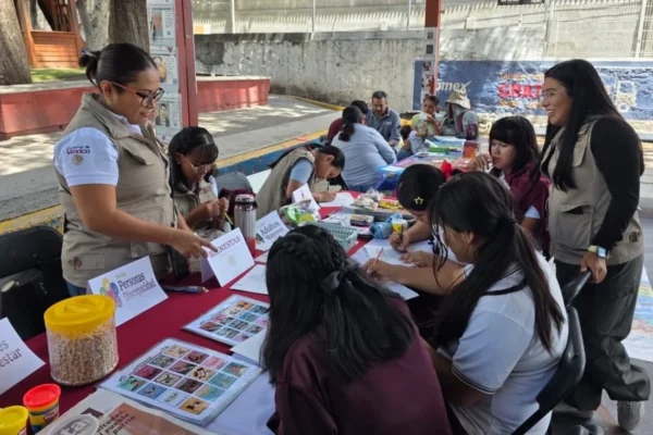 Conanp realiza festival por Día de los Océanos; Brigada Paracaidista prepara aniversario con salto récord