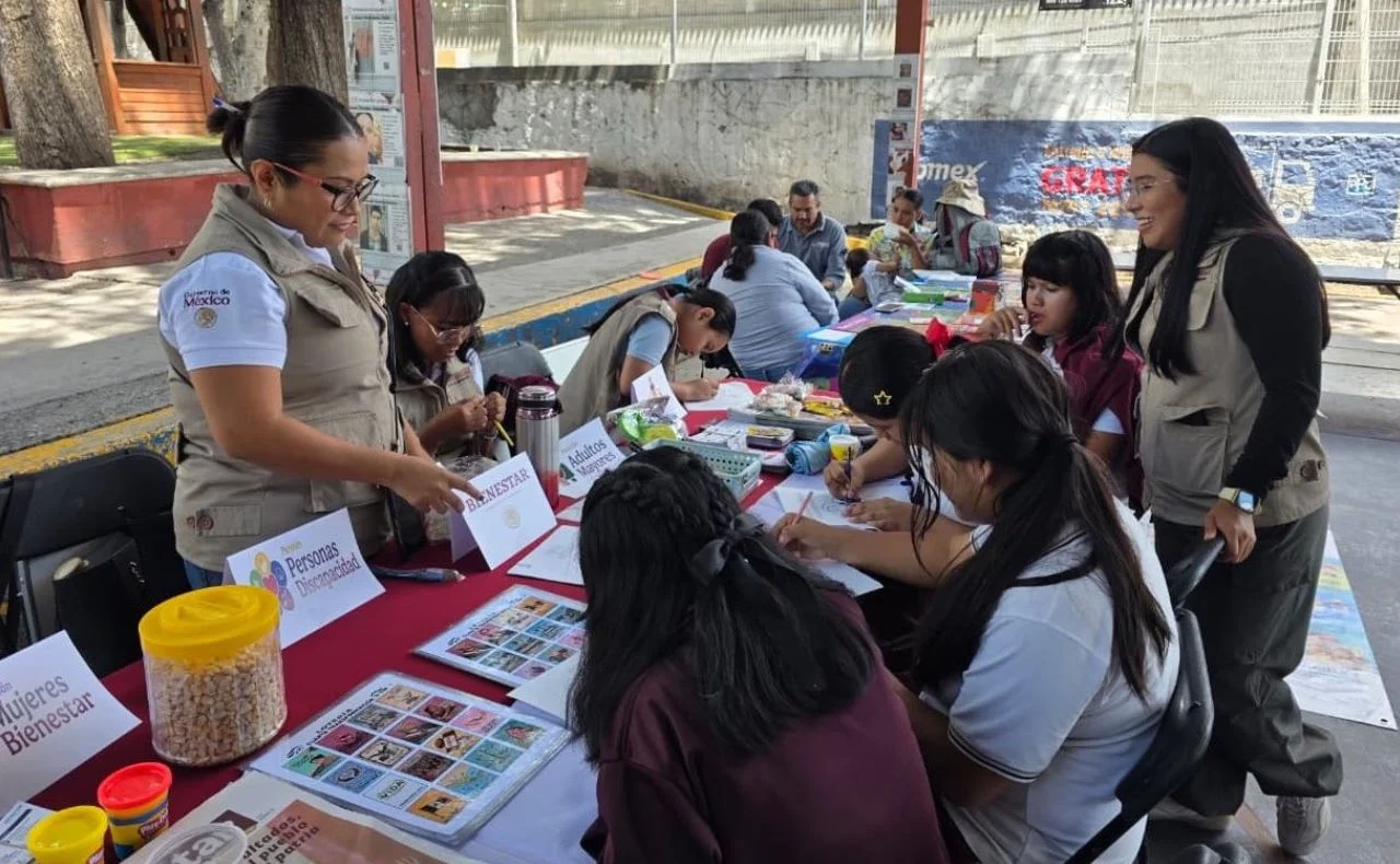 Conanp realiza festival por Día de los Océanos; Brigada Paracaidista prepara aniversario con salto récord