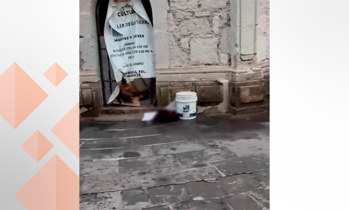 Hallan cabeza de mujer en kiosco de Tarímbaro frente a la Presidencia Municipal