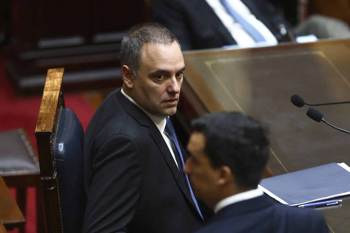Manuel Adorni se acoge a ley de inocencia fiscal para evitar explicar aumento patrimonial