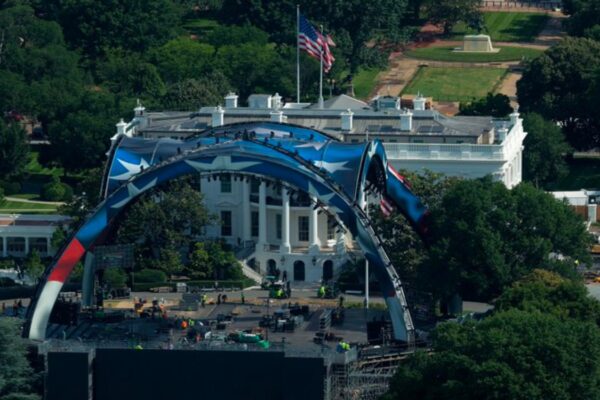 Presentan demanda en EE.UU. para impedir evento de UFC en la Casa Blanca por cumpleaños de Trump