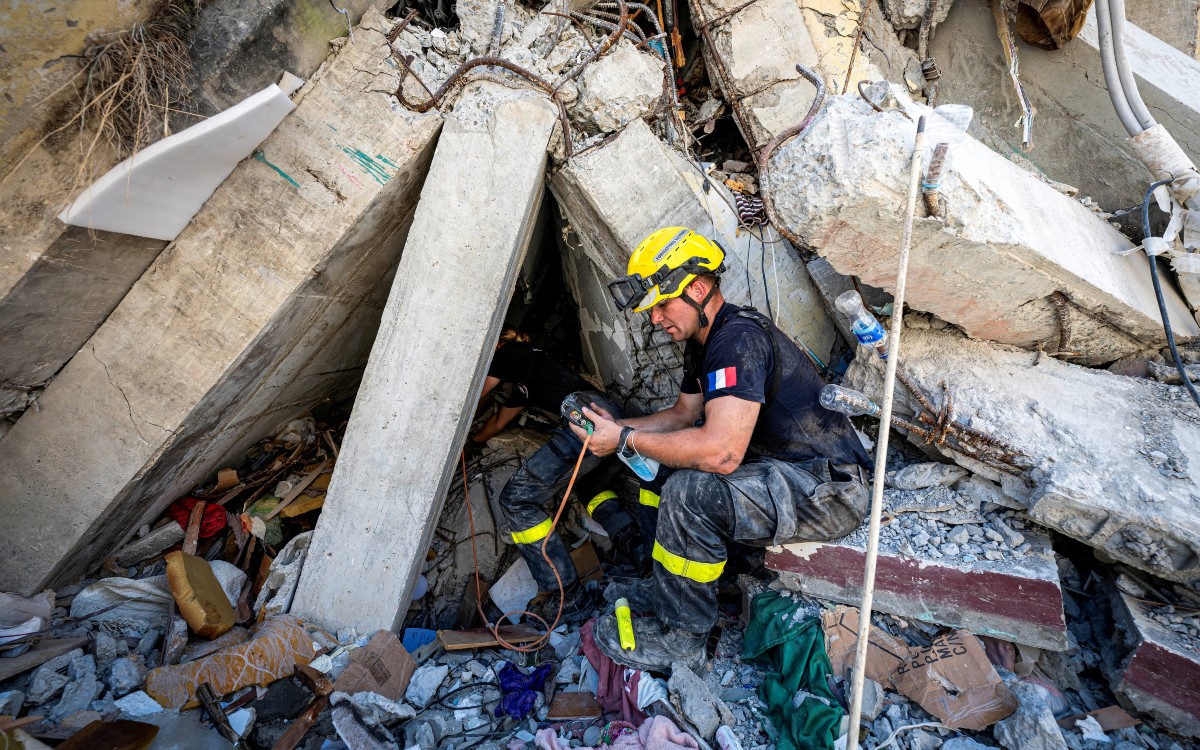 Gobierno de Venezuela suspende traslado de periodistas a La Guaira tras doble terremoto que deja más de 1,700 muertos