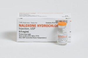 Nueva York instala máquinas expendedoras gratuitas de naloxona en Staten Island