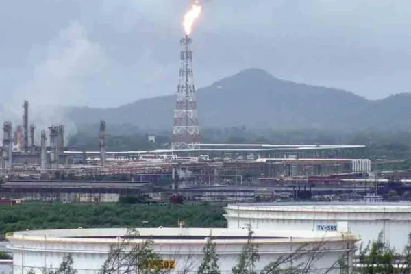 Controlan fuga en planta de Alkilación de la refinería de Salina Cruz