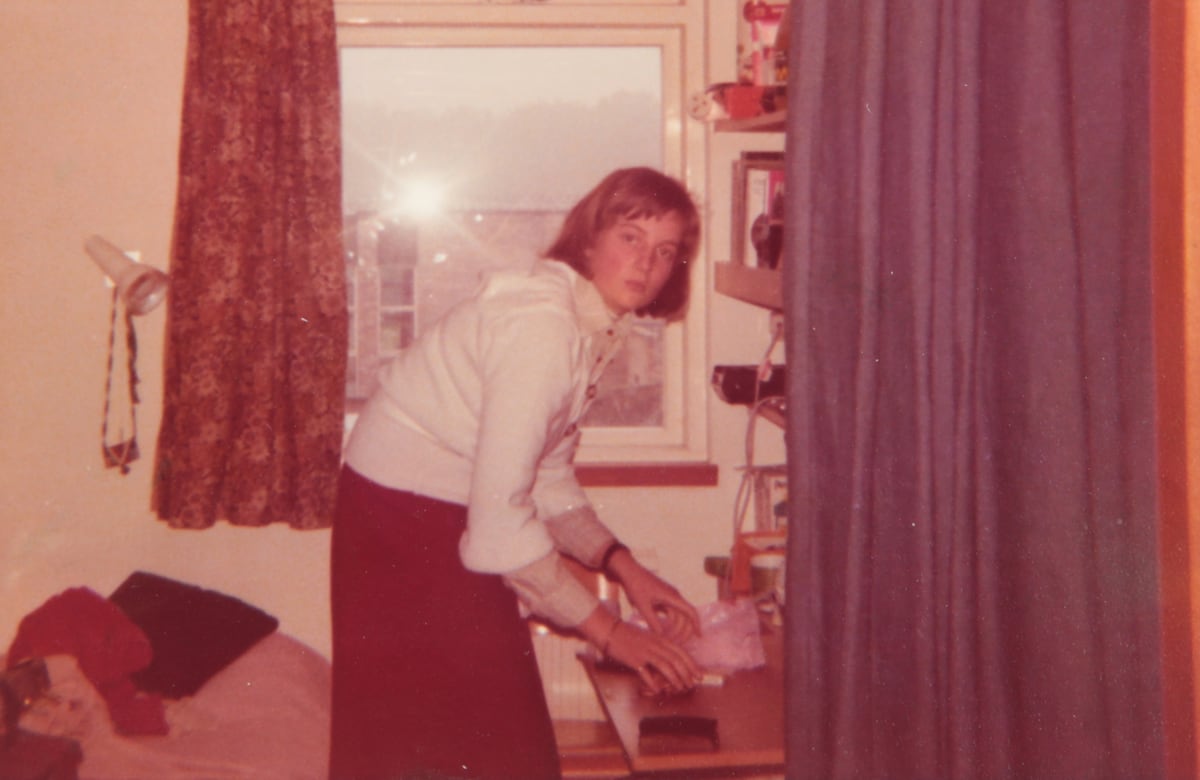 Subastan fotos y cartas inéditas de la adolescencia de Lady Di