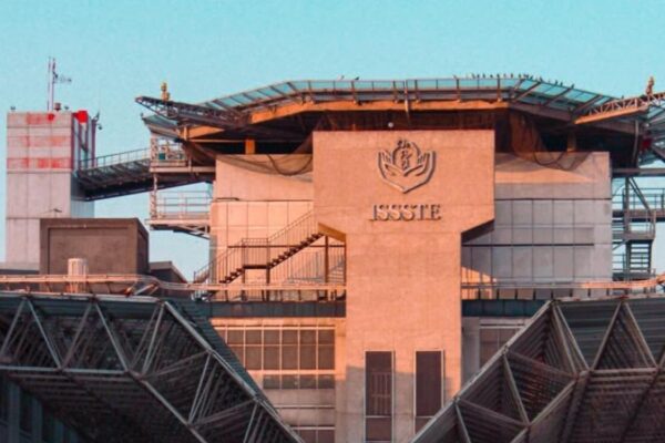 Vinculan a proceso a exdirectivos del Hospital 20 de Noviembre por contratos ilegales