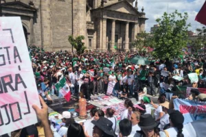 Madres buscadoras protestan en Fan Fest de Guadalajara durante el Mundial 2026