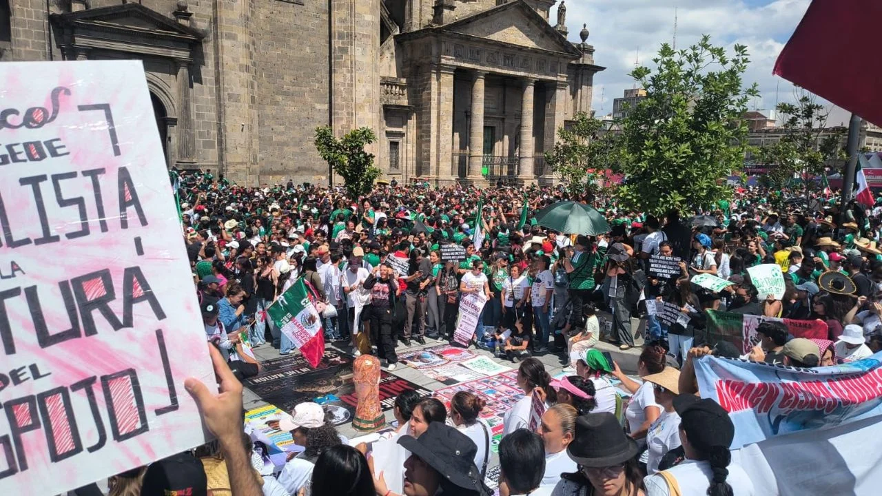 Madres buscadoras protestan en Fan Fest de Guadalajara durante el Mundial 2026