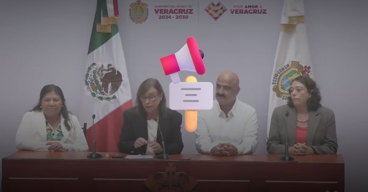 Maestros del SIMVE protestan durante conferencia de Nahle en Xalapa por despidos